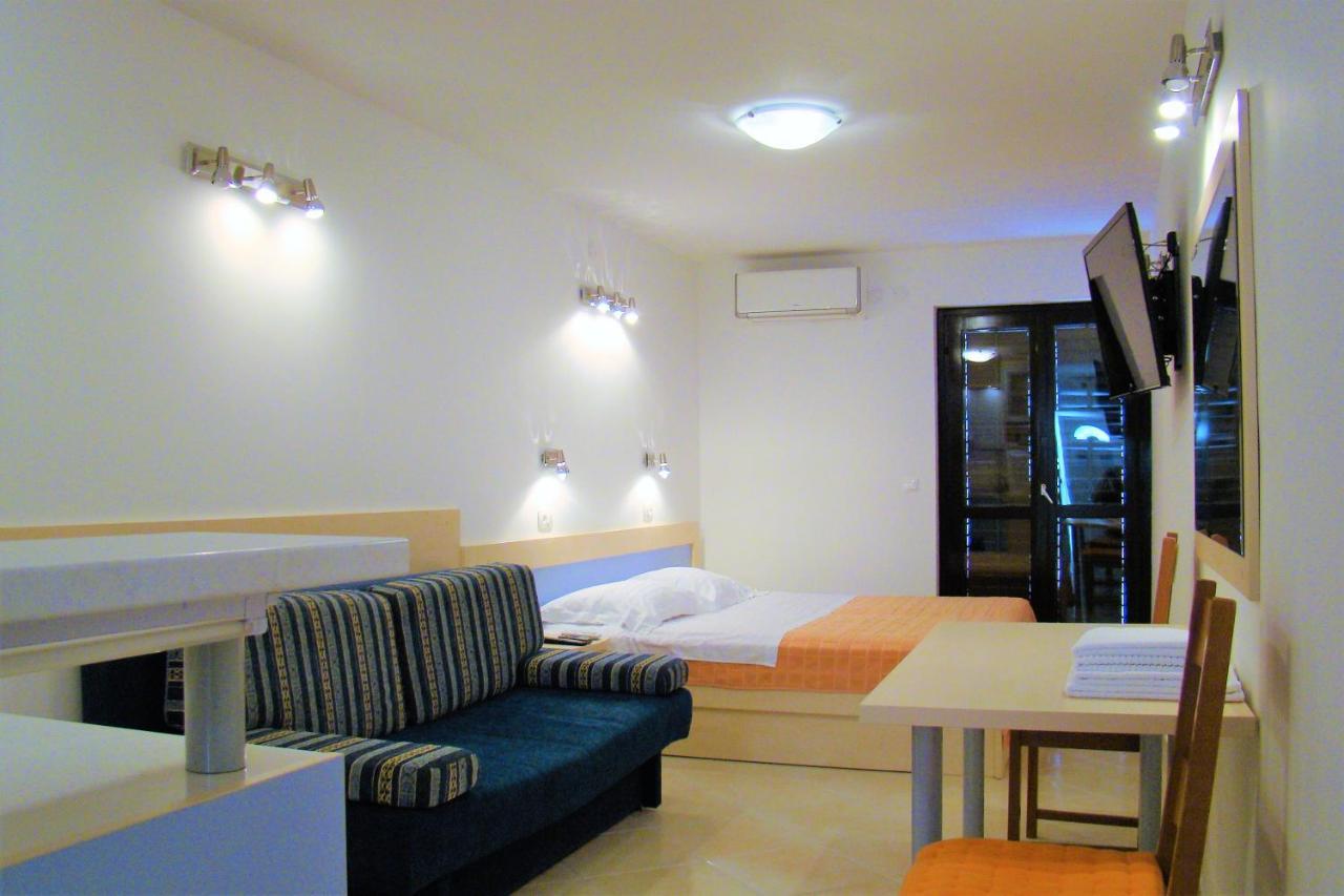 Apartments Lavica Podstrana Bagian luar foto