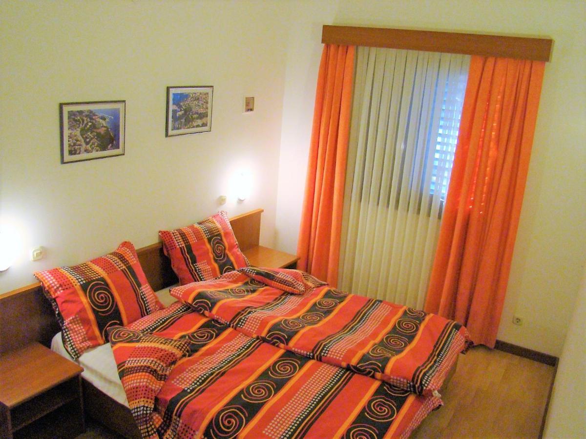 Apartments Lavica Podstrana Bagian luar foto